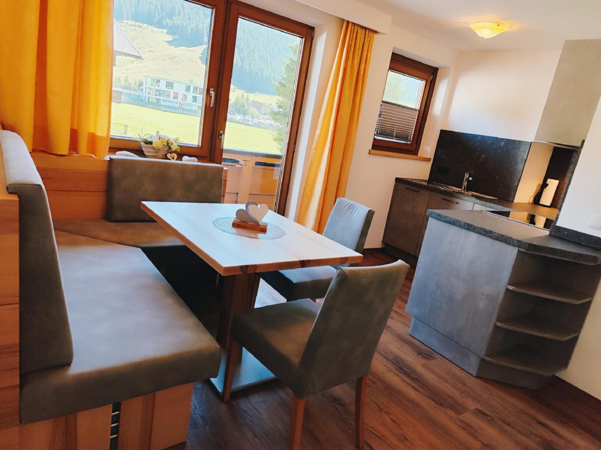 Zeitlos Apartments Герлос Екстериор снимка