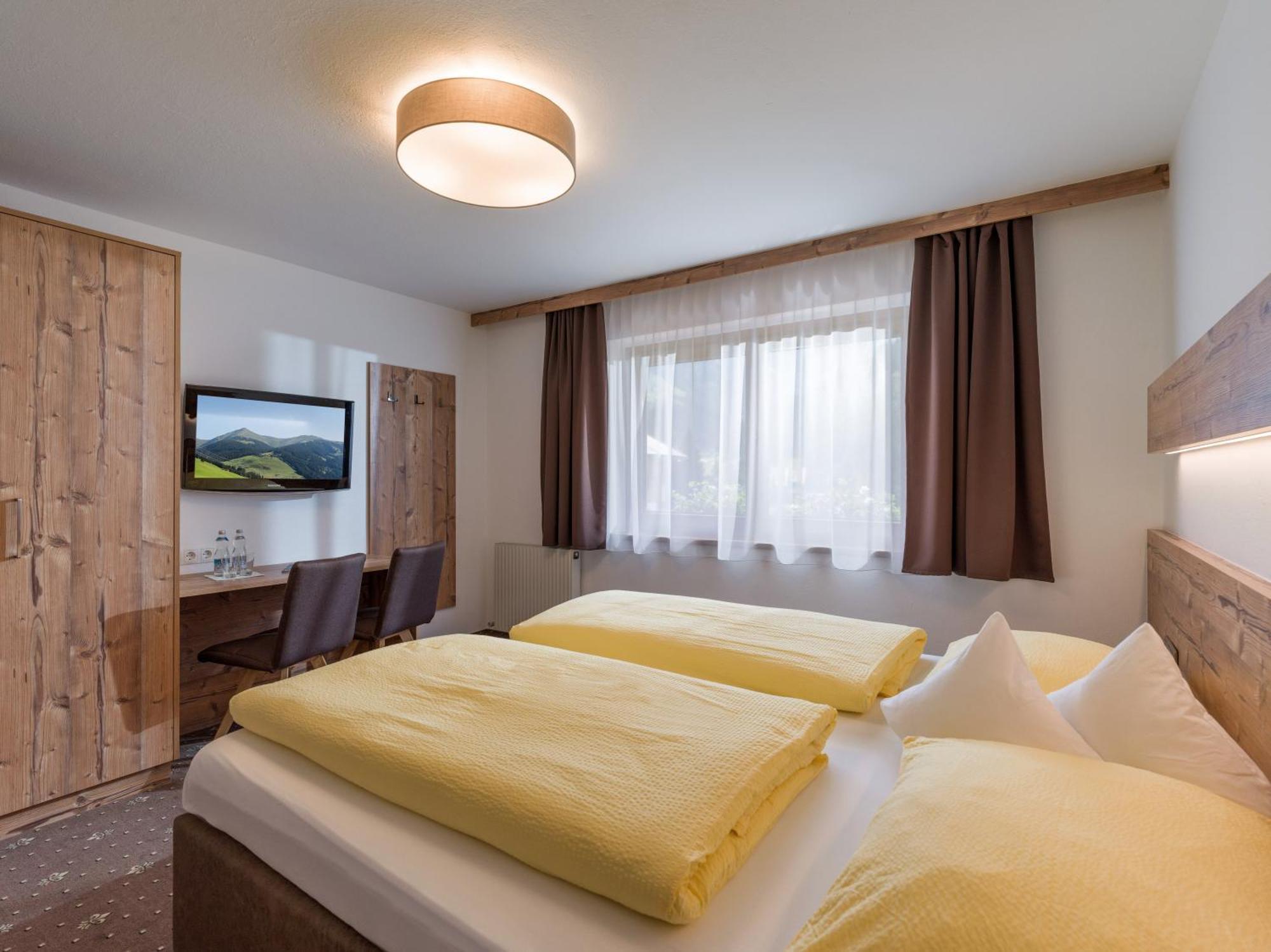 Zeitlos Apartments Герлос Екстериор снимка